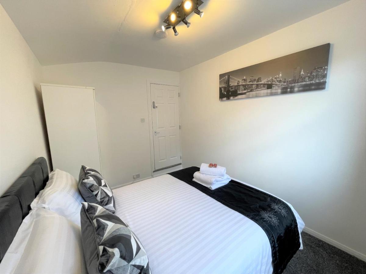 Robinhuts - 3 Bed Accommodation -Perfect For Contractors, Families & Students Kingston upon Hull Exterior foto